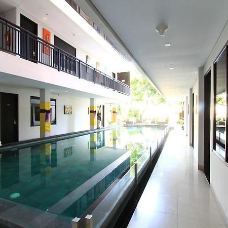 Gosyen Hotel Легиан Экстерьер фото