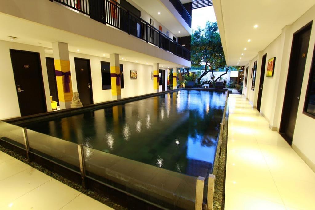 Gosyen Hotel Легиан Экстерьер фото