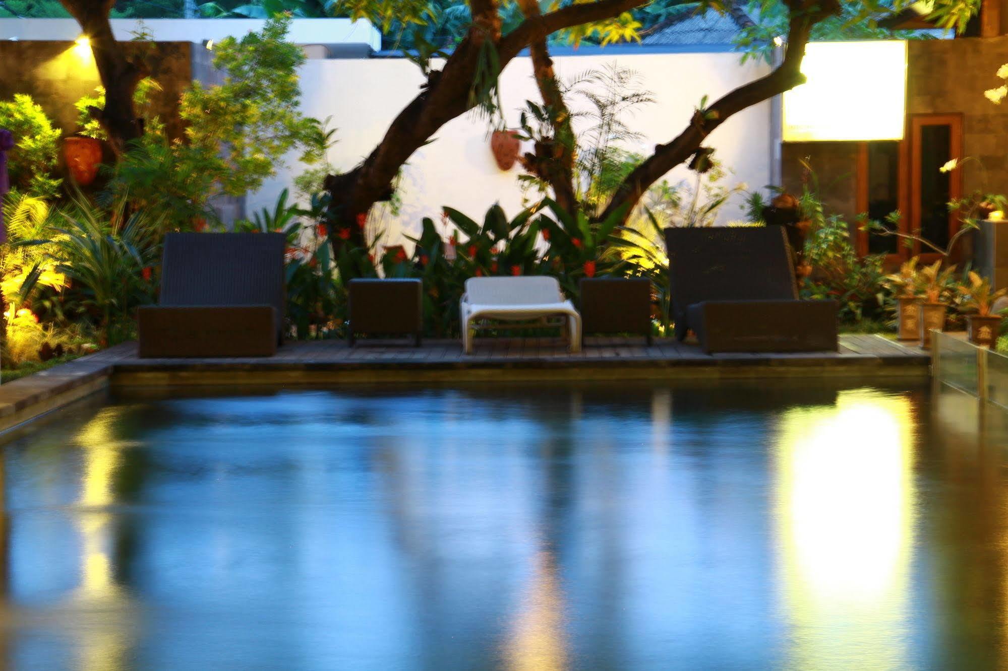 Gosyen Hotel Легиан Экстерьер фото